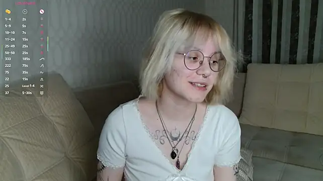 KellePourier stripchat live cam model