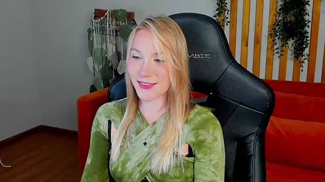 ElaraVoltage stripchat live cam model