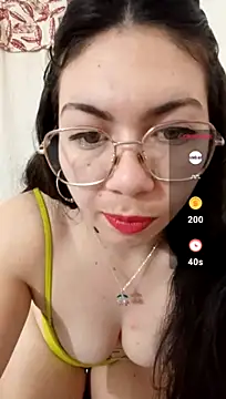 Mia_essence stripchat live cam model