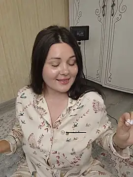 LunaSkyGlow stripchat live cam model