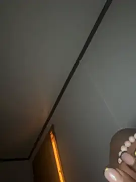 queenNai stripchat live cam model
