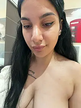 Samira30 stripchat live cam model