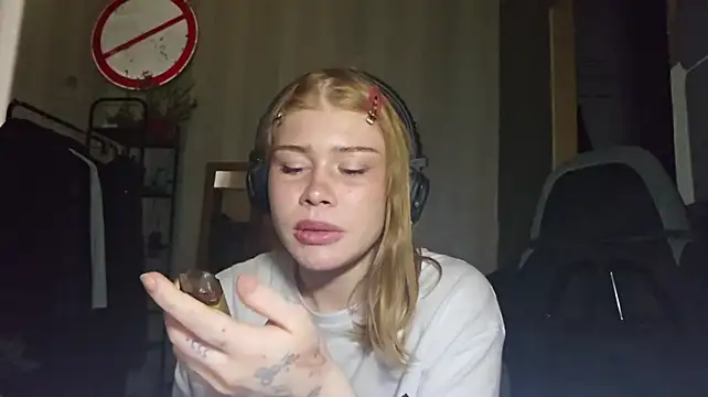 LizaVogan stripchat live cam model