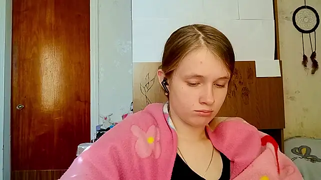 CecilleSollors stripchat live cam model