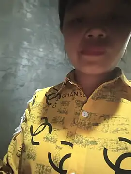 Thuy-top stripchat live cam model