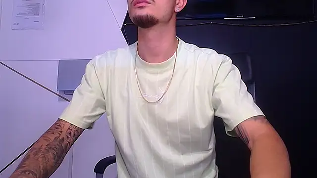 BrandonTate stripchat live cam model