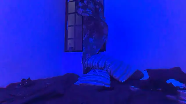 Bdsmboibhh stripchat live cam model