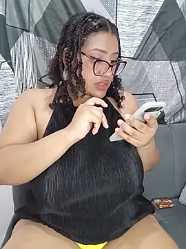gigiblue89 stripchat live cam model