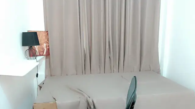 BrendaTaki stripchat live cam model