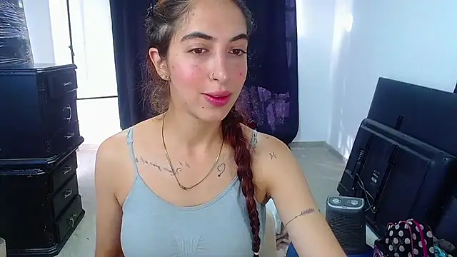 MariamGray1 stripchat live cam model