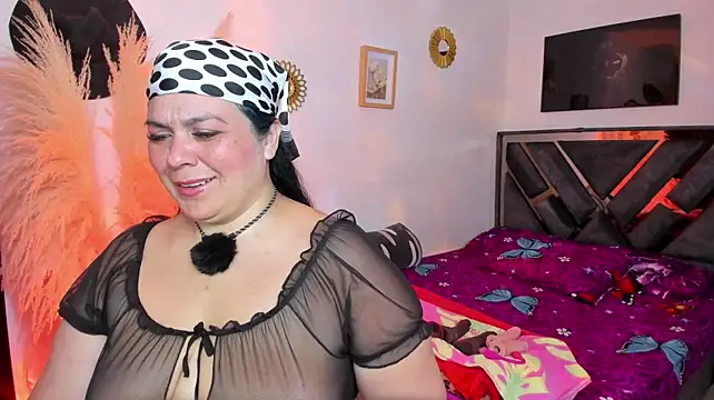 Martina_Foxy01 stripchat live cam model