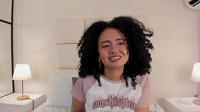 Kiraspell stripchat live cam model