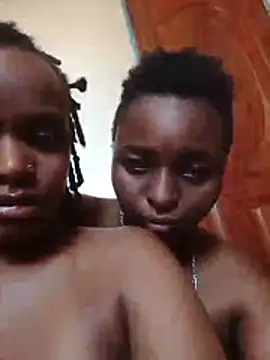 Yeybrit stripchat live cam model