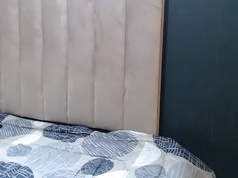 ThickLeyonceeXXX stripchat live cam model