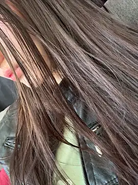 Aylin-fire stripchat live cam model