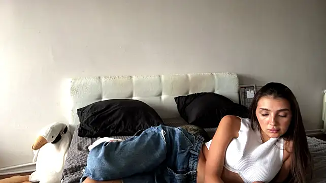Ellya_ stripchat live cam model