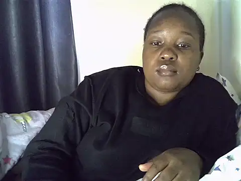 Giannah001 stripchat live cam model