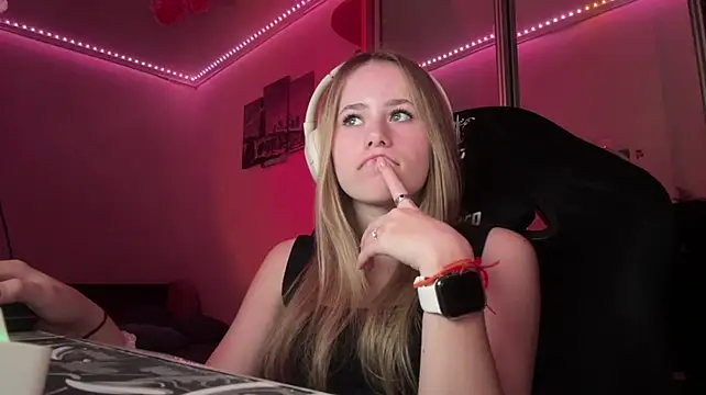 Aurorain stripchat live cam model