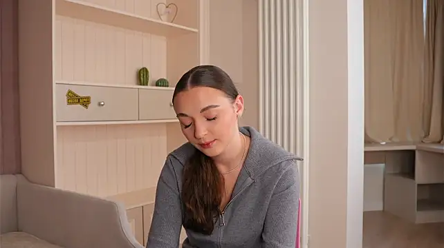 TrudiFanno stripchat live cam model