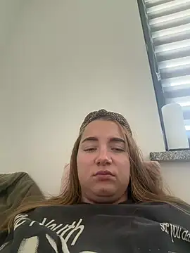 xHotLola stripchat live cam model