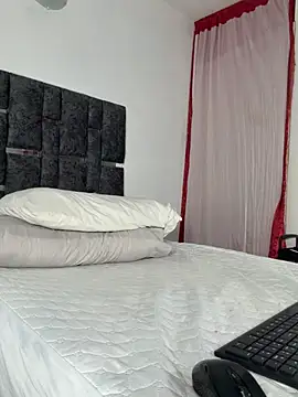 Natasharuso stripchat live cam model