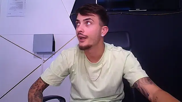BrandonTate stripchat live cam model