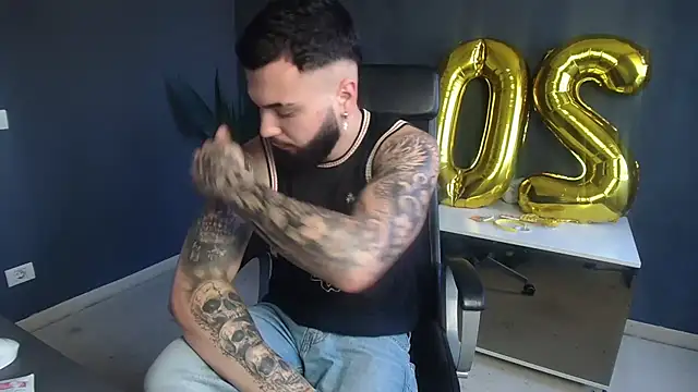 OscarWillss stripchat live cam model