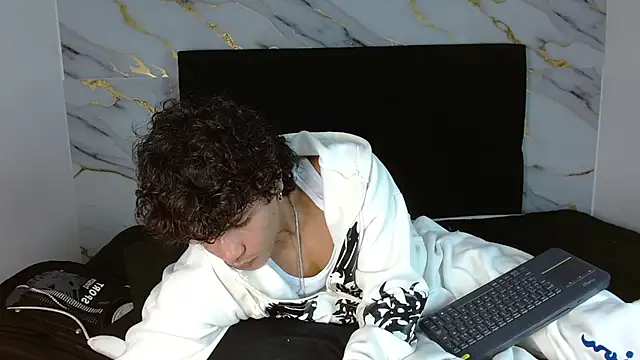 MaximilianRoth stripchat live cam model