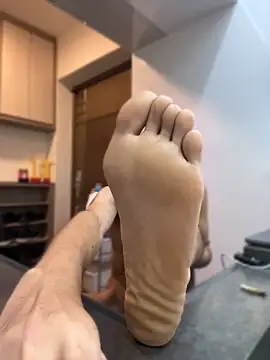 hkmalefeet stripchat live cam model