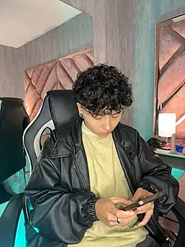 ian_mathias_ stripchat live cam model