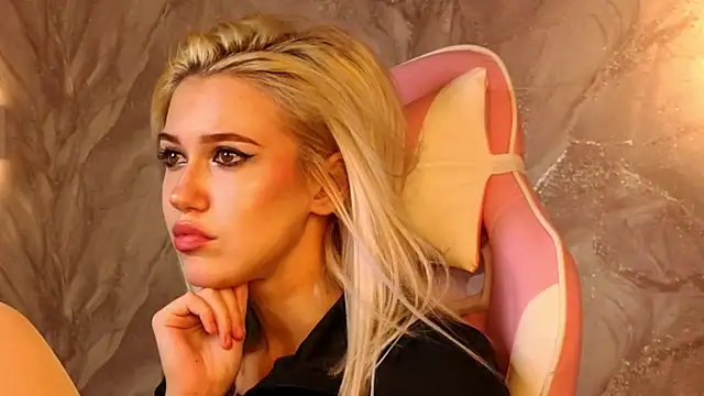 ChloexBarbie stripchat live cam model