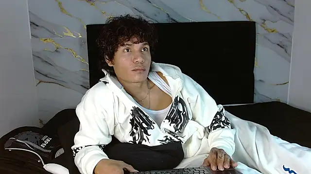 MaximilianRoth stripchat live cam model
