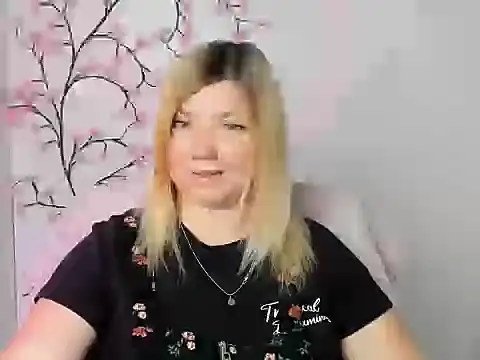 Lola_moree stripchat live cam model