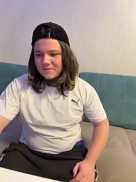 desiredude9 stripchat live cam model
