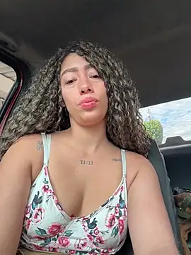 roxyrougee stripchat live cam model