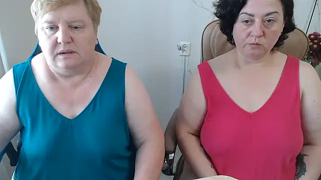 Lindy-Jeanie stripchat live cam model