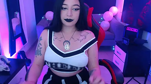 Nyxnocturne stripchat live cam model