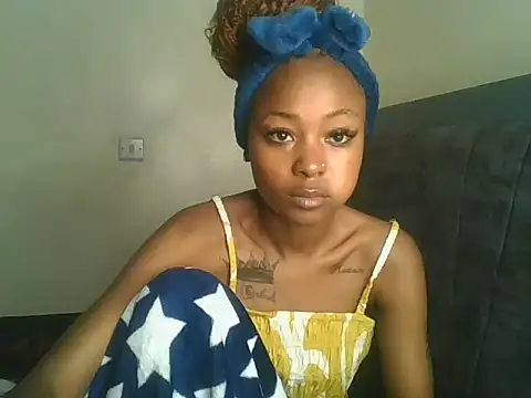 Prettyquueen stripchat live cam model