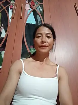 Lily-ly stripchat live cam model