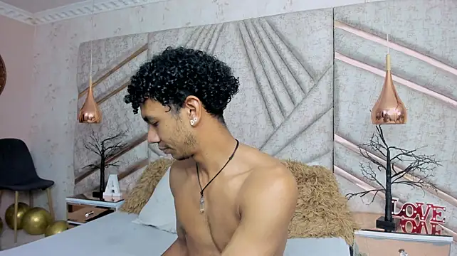 MarckThompsonn stripchat live cam model