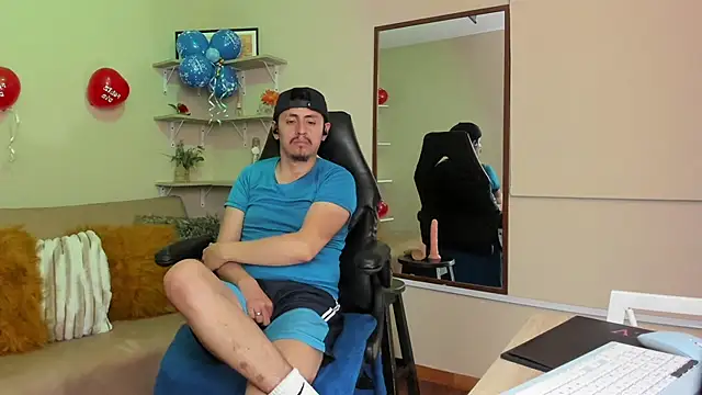 kevin_23_ stripchat live cam model