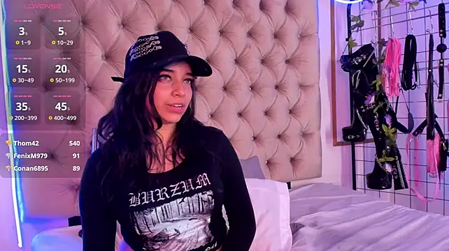 kira_Berry_ stripchat live cam model