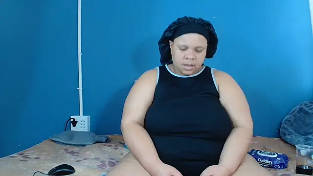 Bella-Curver stripchat live cam model
