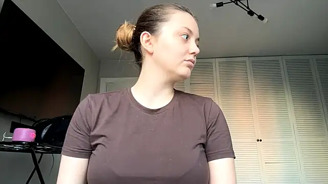 AttiringHallmark stripchat live cam model