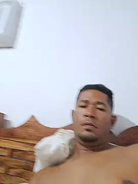 EduardoMoreno stripchat live cam model