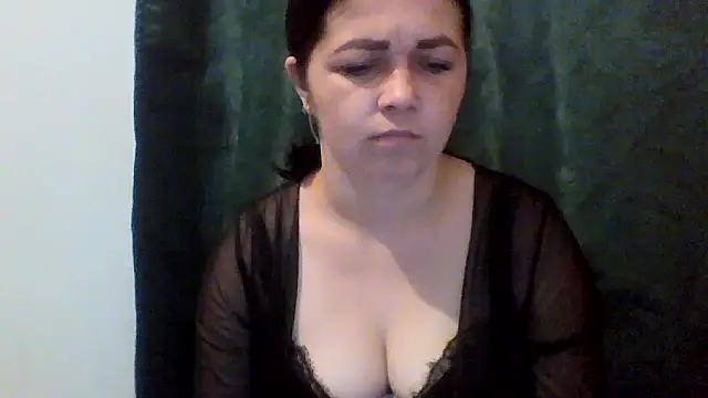 Vitalina282128 stripchat live cam model
