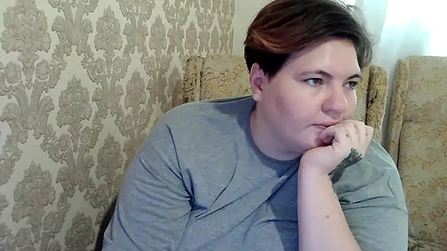 EmmaXKristall stripchat live cam model