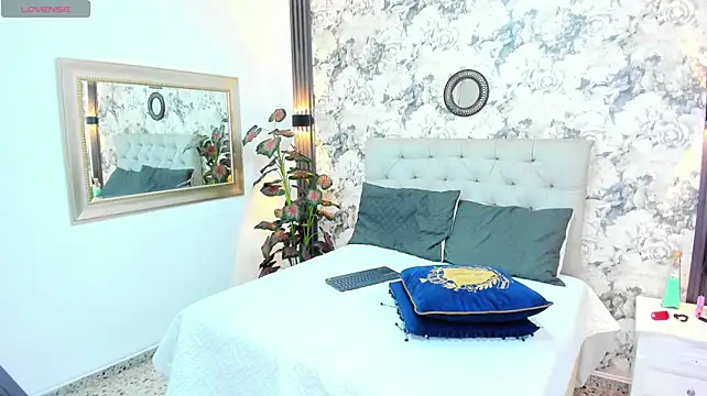 silvanadelatorre stripchat live cam model
