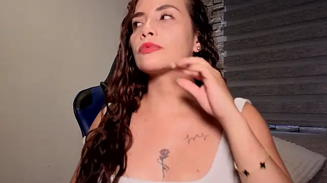 Karol_vg stripchat live cam model