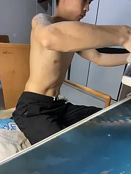 gutou001 stripchat live cam model